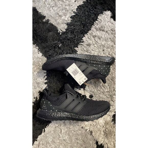 Adidas UltraBoost DNA Pharrell x Parley Black Future Shoes H01893 Men's Size 9 - Picture 1 of 5